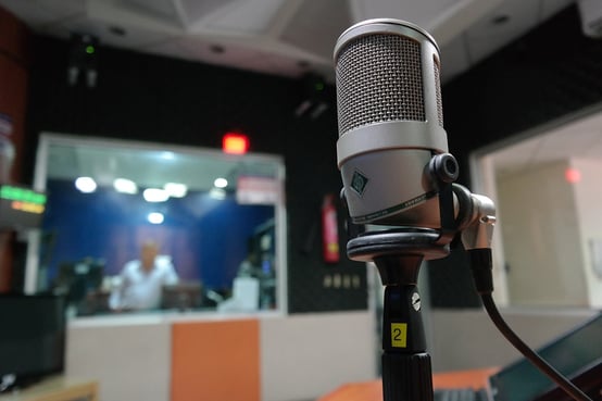 Music-I-Am-A-Student-Microphone-Radioenvivo-Radio-1562354